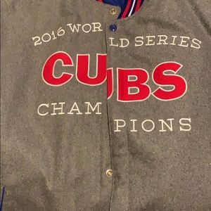 It way to big really nice Cubs World Series jacket